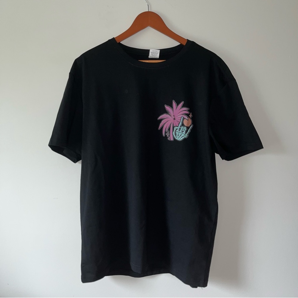 Black‎ Graphic T-Shirt (X-LARGE)